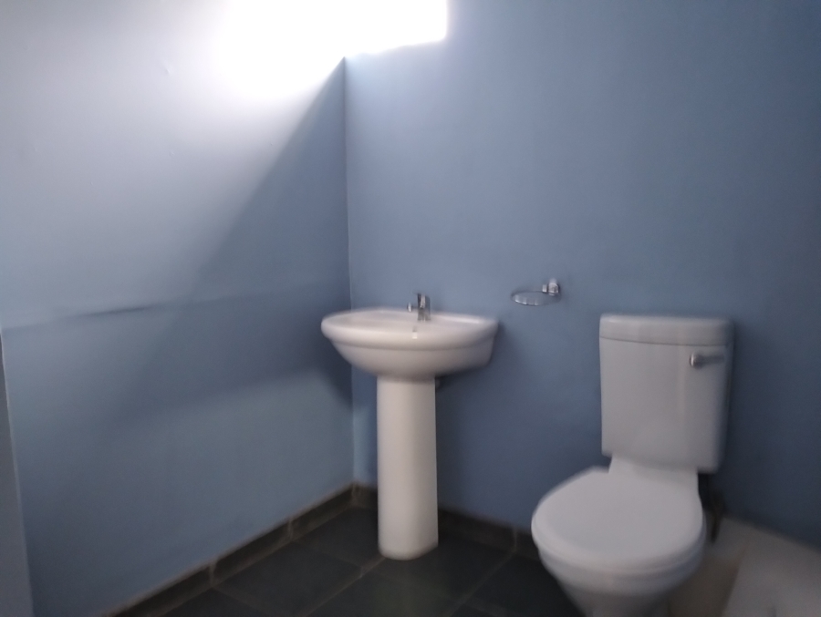 To Let commercial Property for Rent in Humansdorp Eastern Cape